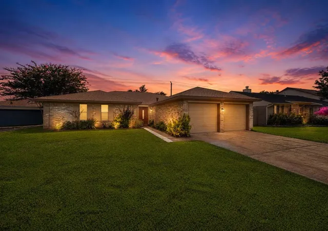 1st image of 39 Oak Harbor Dr, Houston, TX 77062 | MLS# 23806229