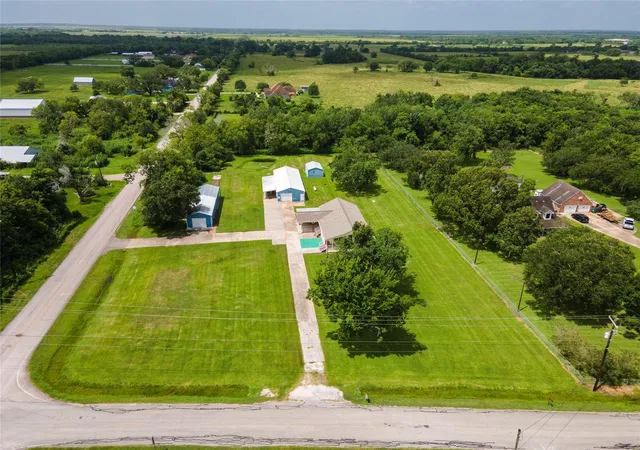 4th image of 5710 County Road 166, Alvin, TX 77511 | MLS# 33976277