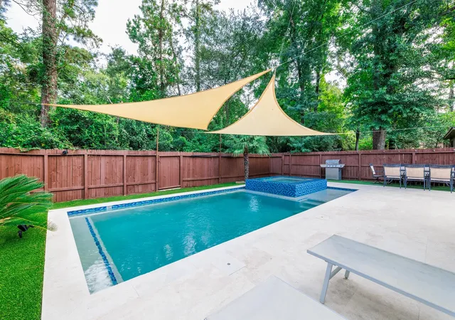 Photo 2 of Single family home for sale at 29 N Wavy Oak Cir, Spring, TX 77381 | MLS# 54447518 | Listing updated on 2026-09-11