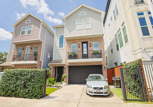 1st image of 2220 Stuart St, Houston, TX 77004 | MLS# 83852799