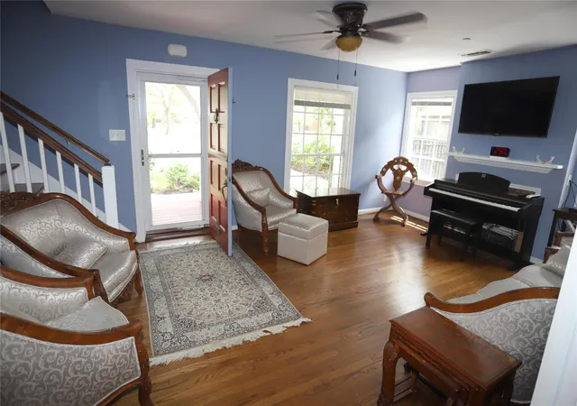 Photo 4 of Single family home for sale at 4912 Bellaire Blvd, Bellaire, TX 77401 | MLS# 95203739 | Listing updated on 2026-08-21