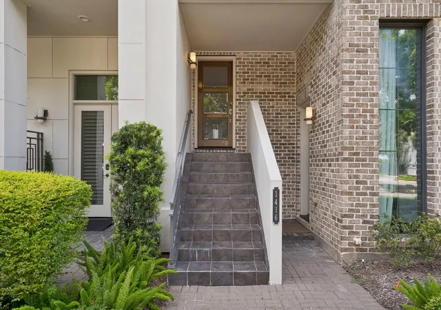 Photo 3 of Sale Pending at 1416 Lake Pointe Pkwy, Sugar Land, TX 77478 | MLS# 85904102 | Listing updated on 2026-10-07