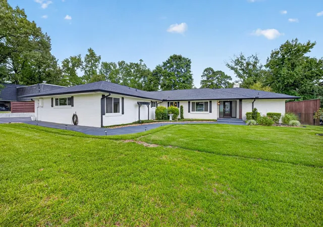 Photo 1 of Single family home for sale at 23 Winged Ft Dr, Conroe, TX 77304 | MLS# 61533063 | Listing updated on 2026-08-14