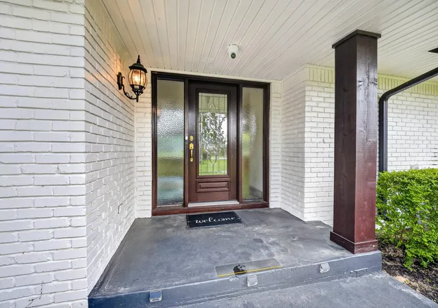 Photo 3 of Single family home for sale at 23 Winged Ft Dr, Conroe, TX 77304 | MLS# 61533063 | Listing updated on 2026-08-14