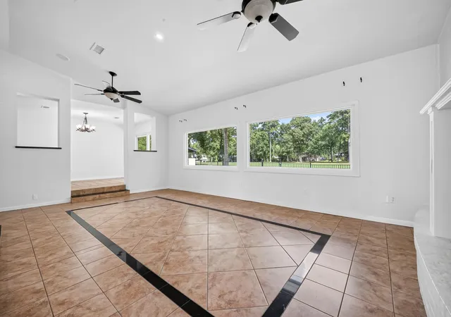 Photo 4 of Single family home for sale at 23 Winged Ft Dr, Conroe, TX 77304 | MLS# 61533063 | Listing updated on 2026-08-14