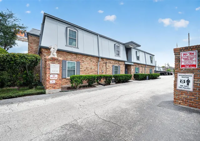 2nd image of 3131 Sw Fwy, Houston, TX 77098