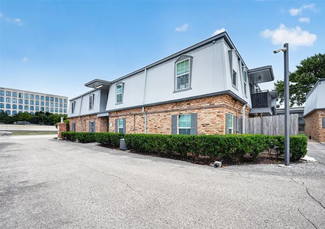4th image of 3131 Sw Fwy, Houston, TX 77098