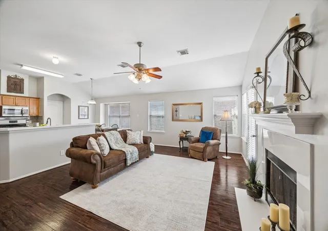 Photo 3 of Sale Pending at 21583 Kings Bnd Dr, Kingwood, TX 77339 | MLS# 79888795 | Listing updated on 2026-09-17
