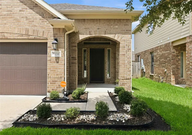 Photo 3 of Single family home for sale at 8134 Heartbrook Fld Ln, Cypress, TX 77433 | MLS# 45104682 | Listing updated on 2026-08-27
