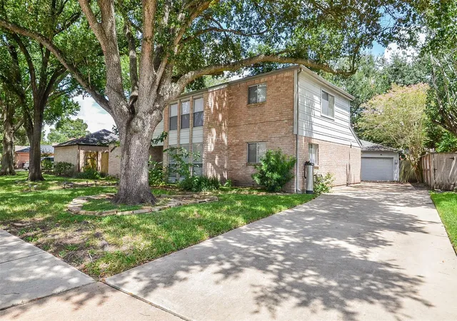 Photo 2 of Single family home for sale at 9115 Chesney Downs Dr, Houston, TX 77083 | MLS# 19976622 | Listing updated on 2026-08-16