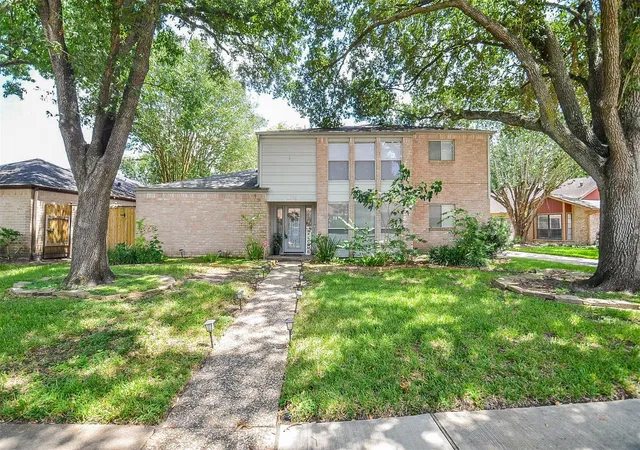 Photo 3 of Single family home for sale at 9115 Chesney Downs Dr, Houston, TX 77083 | MLS# 19976622 | Listing updated on 2026-08-16