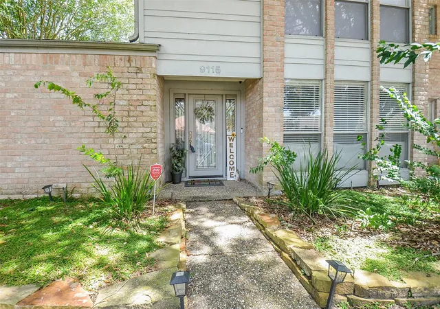 Photo 3 of Single family home for sale at 9115 Chesney Downs Dr, Houston, TX 77083 | MLS# 19976622 | Listing updated on 2026-08-16
