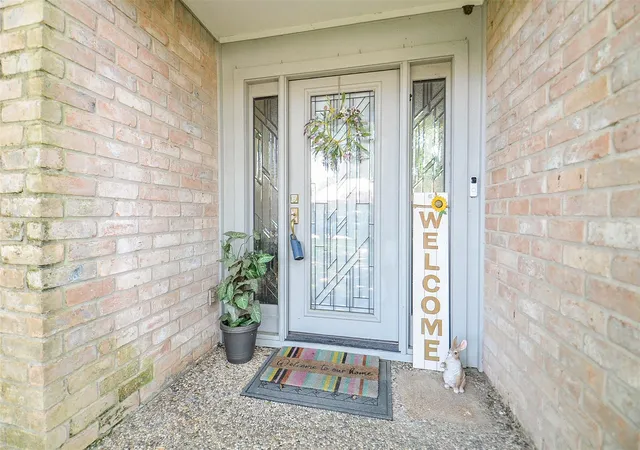 Photo 4 of Single family home for sale at 9115 Chesney Downs Dr, Houston, TX 77083 | MLS# 19976622 | Listing updated on 2026-08-16