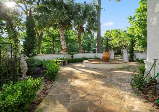 Photo 3 of Sale Pending at 34 Forest Green Trl, Kingwood, TX 77339 | MLS# 63405376 | Listing updated on 2026-08-29
