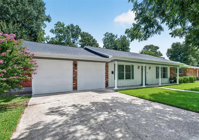 Photo 3 of Single family home for sale at 802 W Sterling St, Baytown, TX 77520 | MLS# 40343194 | Listing updated on 2026-09-19