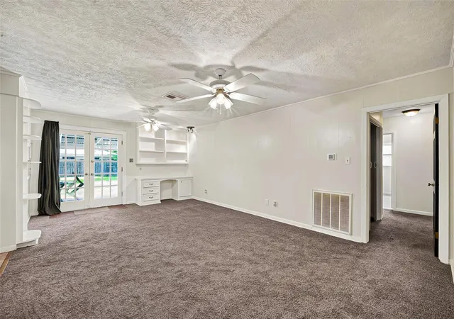 Photo 4 of Single family home for sale at 802 W Sterling St, Baytown, TX 77520 | MLS# 40343194 | Listing updated on 2026-10-10