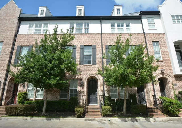2nd image of 9446 London Bridge Sta, Houston, TX 77045 | MLS# 81330562