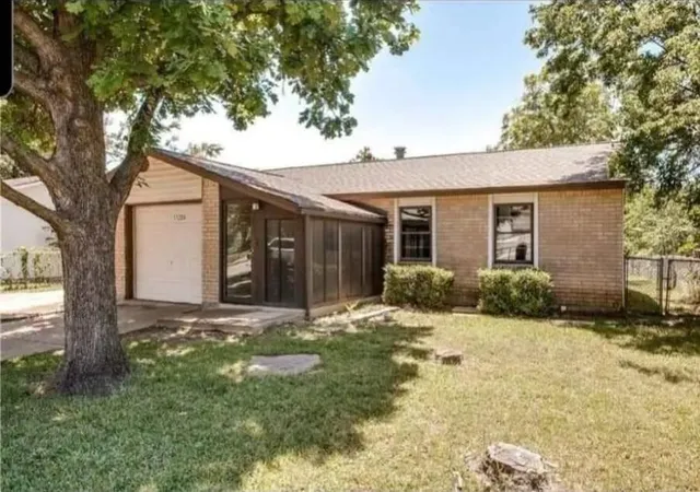 2nd image of 11204 Erich Dr, Balch Springs, TX 75180 | MLS# 26339267