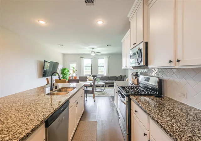 Photo 3 of Townhouse for sale at 27915 Western Crk Ct, Katy, TX 77494 | MLS# 72467664 | Listing updated on 2026-08-09