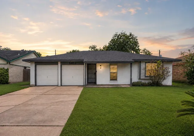 1st image of 5403 Tavenor Ln, Houston, TX 77048 | MLS# 26892193
