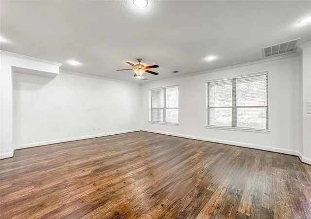 3rd image of 717 Via Lago, Webster, TX 77598 | MLS# 57503527