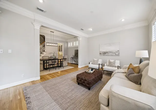 3rd image of 523 Archwood Trl, Houston, TX 77007 | MLS# 86953117