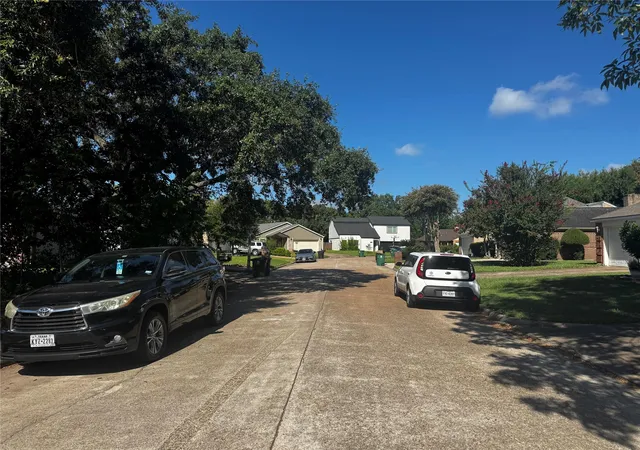 2nd image of 13831 Aspen Hollow Ln, Houston, TX 77082 | MLS# 62820956