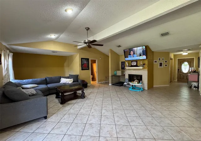 4th image of 13831 Aspen Hollow Ln, Houston, TX 77082 | MLS# 62820956