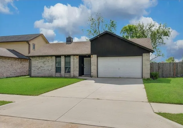 2nd image of 14854 Shottery Dr, Houston, TX 77015 | MLS# 35388618