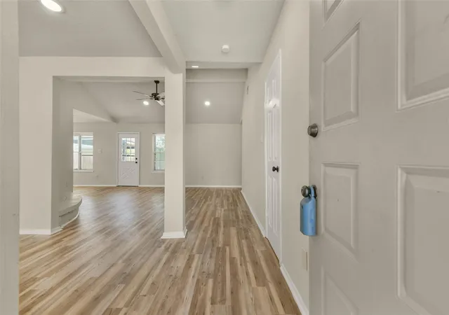 3rd image of 14854 Shottery Dr, Houston, TX 77015 | MLS# 35388618