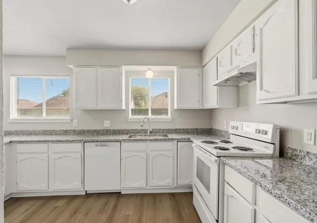 5th image of 10107 Willmont Rd, La Porte, TX 77571 | MLS# 60344520