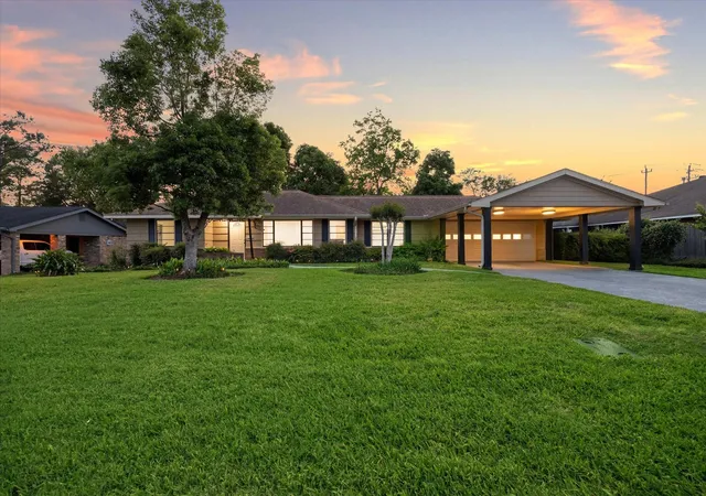 Photo 1 of Sale Pending at 1309 Centennial Dr, Houston, TX 77055 | MLS# 22473330 | Listing updated on 2026-09-09