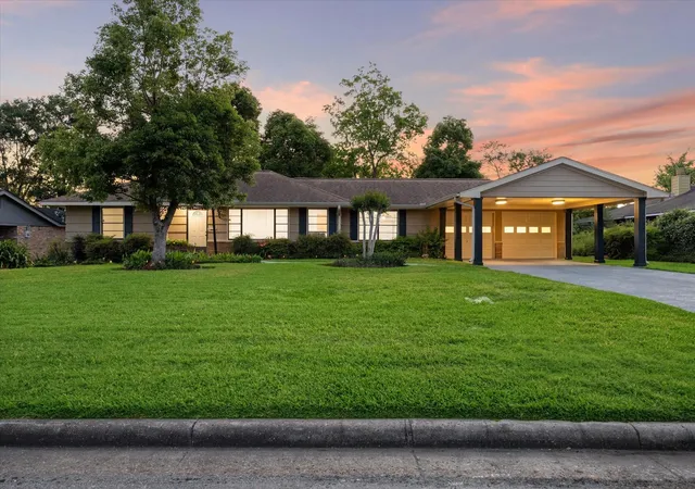 Photo 2 of Sale Pending at 1309 Centennial Dr, Houston, TX 77055 | MLS# 22473330 | Listing updated on 2026-09-09