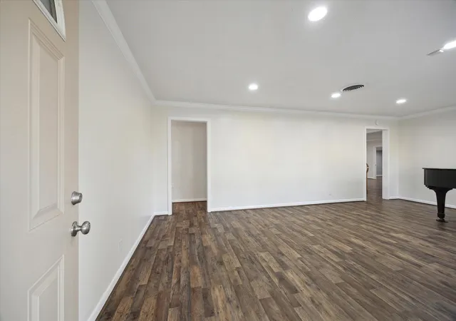 Photo 4 of Sale Pending at 1309 Centennial Dr, Houston, TX 77055 | MLS# 22473330 | Listing updated on 2026-09-09