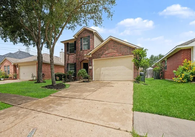 Photo 2 of Sale Pending at 9211 Filaree Ridge Ln, Houston, TX 77089 | MLS# 78564289 | Listing updated on 2026-09-21