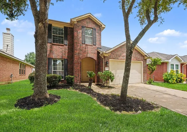Photo 3 of Sale Pending at 9211 Filaree Ridge Ln, Houston, TX 77089 | MLS# 78564289 | Listing updated on 2026-09-21
