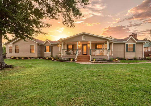 1st image of 103 Roundabout Ln, Huntsville, TX 77320 | MLS# 79865919
