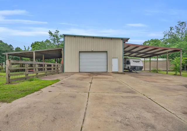 2nd image of 103 Roundabout Ln, Huntsville, TX 77320 | MLS# 79865919