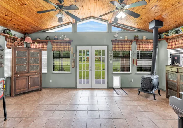 3rd image of 103 Roundabout Ln, Huntsville, TX 77320 | MLS# 79865919