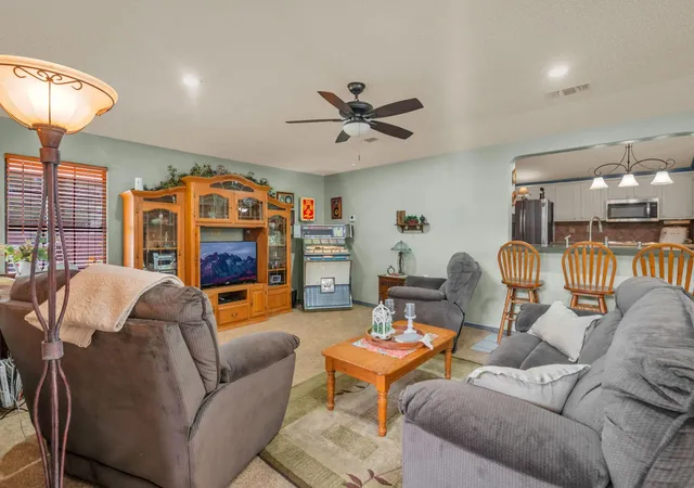 4th image of 103 Roundabout Ln, Huntsville, TX 77320 | MLS# 79865919