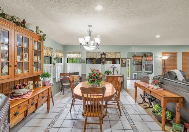 5th image of 103 Roundabout Ln, Huntsville, TX 77320 | MLS# 79865919