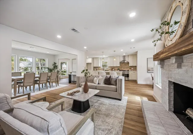 Photo 2 of Single family home for sale at 2706 Bernadette Ln, Houston, TX 77043 | MLS# 26665242 | Listing updated on 2026-08-17