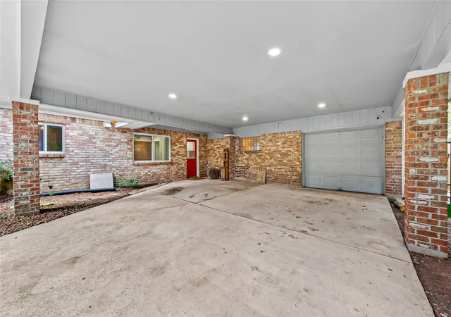 Photo 4 of Single family home for sale at 10703 Jaycreek Dr, Houston, TX 77070 | MLS# 43442189 | Listing updated on 2026-09-04
