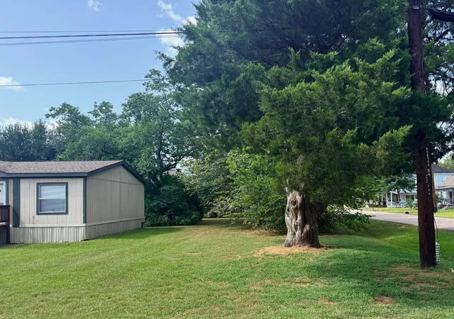 10th image of 2107 Smith St, Waller, TX 77484 | MLS# 79835764