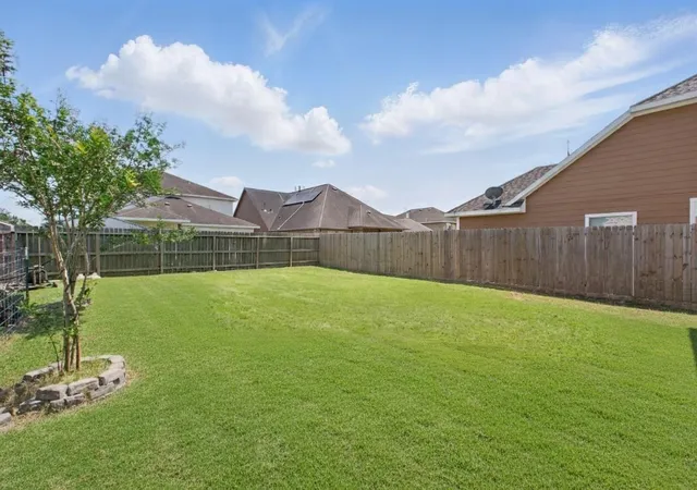 14th image of 1193 Stallion Rdg, Alvin, TX 77511 | MLS# 80823589