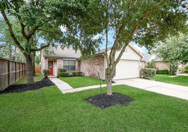 Photo 3 of Single family home for sale at 29530 Legends Glen Dr, Spring, TX 77386 | MLS# 48170096 | Listing updated on 2026-09-15