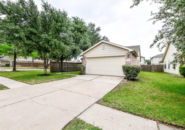 Photo 3 of Single family home for sale at 29530 Legends Glen Dr, Spring, TX 77386 | MLS# 48170096 | Listing updated on 2026-09-15