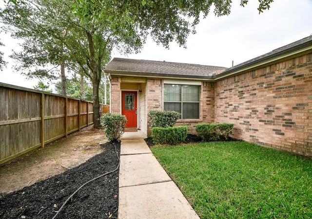 Photo 4 of Single family home for sale at 29530 Legends Glen Dr, Spring, TX 77386 | MLS# 48170096 | Listing updated on 2026-09-15