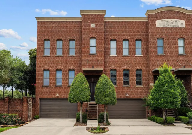 Photo 1 of Townhouse for sale at 932 Knox St, Houston, TX 77007 | MLS# 10740888 | Listing updated on 2026-08-12