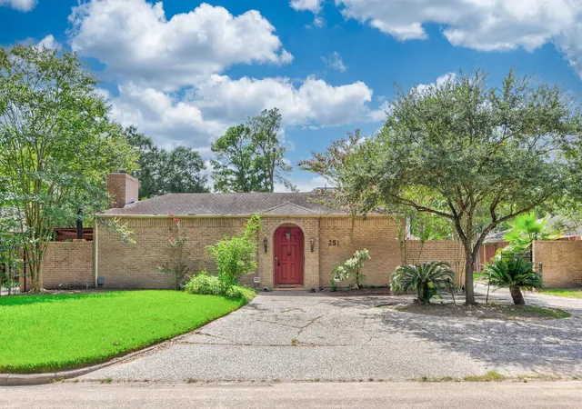 Photo 1 of Single family home for sale at 251 Gessner Rd, Houston, TX 77024 | MLS# 67582331 | Listing updated on 2026-09-07